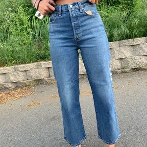 Levi’s Ribcage Straight Ankle Jeans